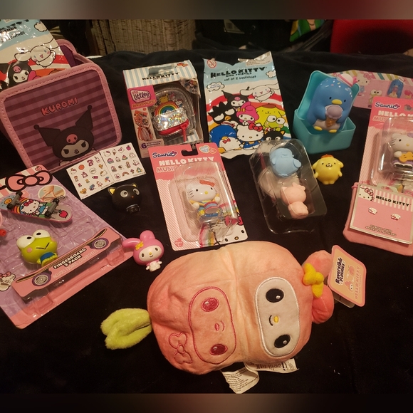 SANRIO LOT #2 - Hello Kitty and Friends: Squishies! Backpack! Collectibles! 12pk - Picture 16 of 16